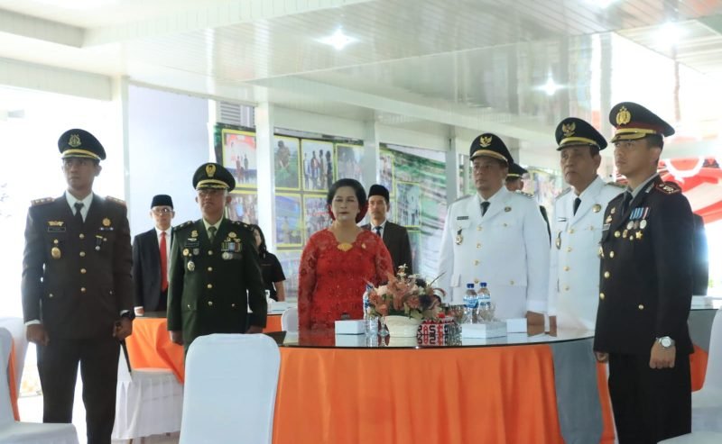 Bupati Samosir Bersama Forkopimda Ikuti Upacara Peringatan Detik-detik Proklamasi Kemerdekaan RI Secara Virtual