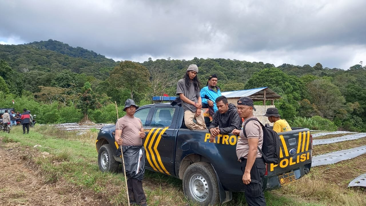 Polres Tanah Karo Bantu Pencarian Dua Pendaki Yang Hilang di Gunung Sibuatan