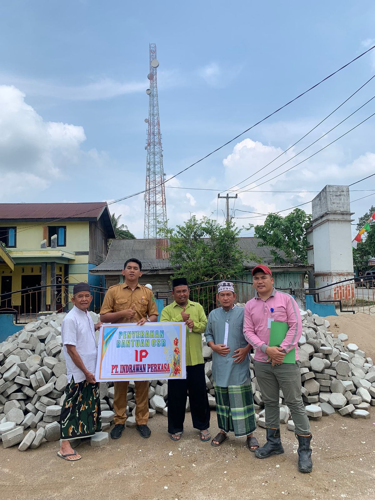 PT. Indrawan Perkasa Serahkan CSR Kepada Masjid Besar Alwasliyah