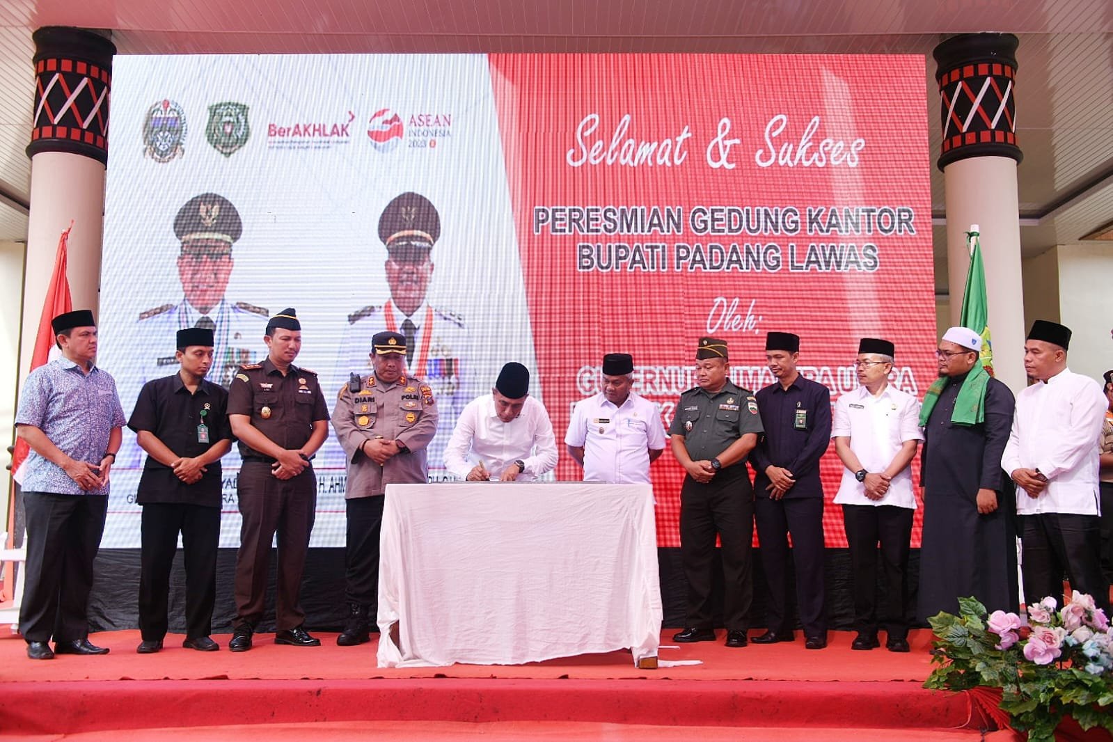 Resmikan Kantor Bupati Palas, Gubsu: Masyarakat Agar Berperan Memajukan Palas