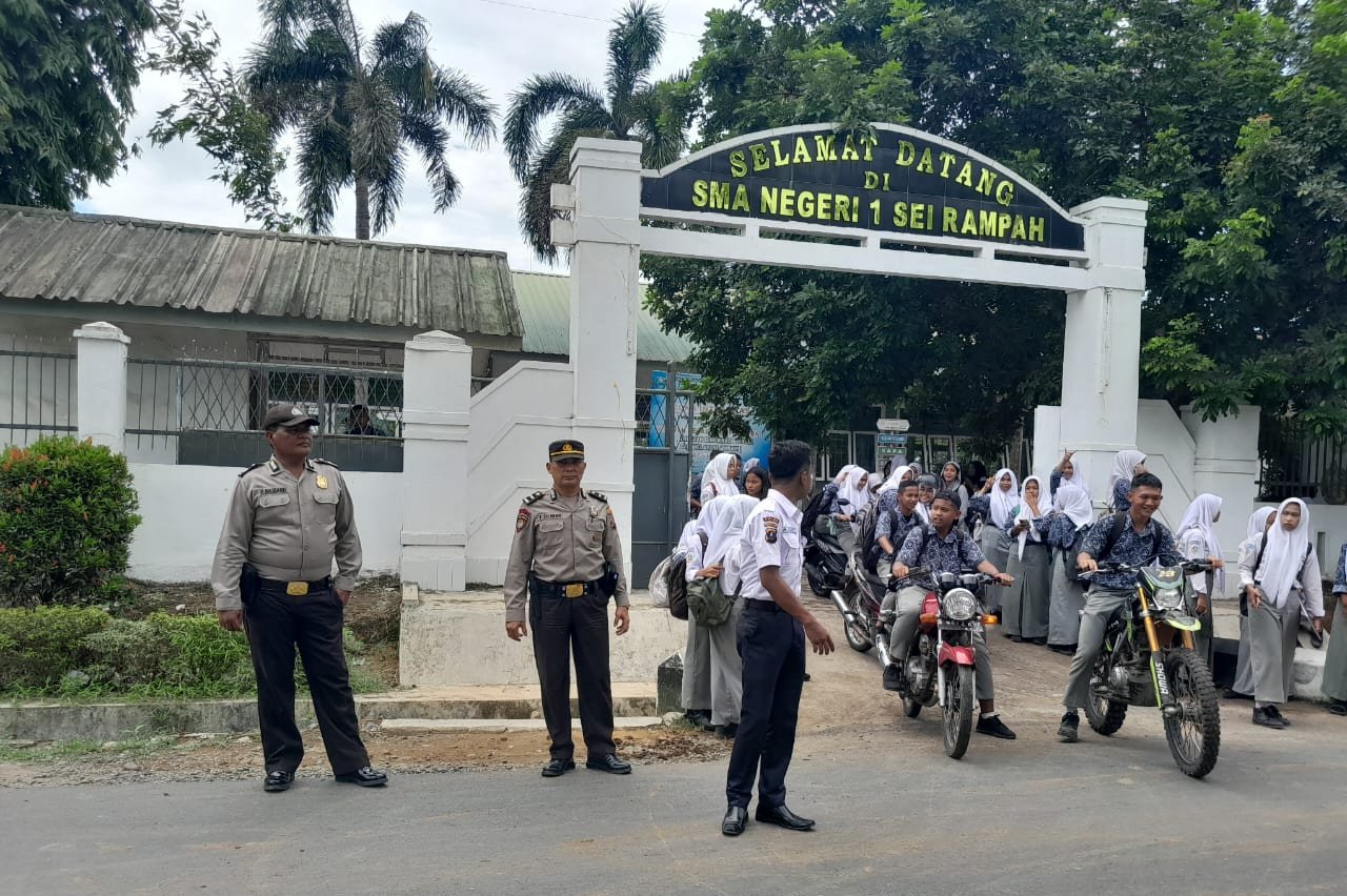 Antisipasi Tawuran Antar Pelajar, Polsek Firdaus Patroli Ke Sekolah Tingkat SMU