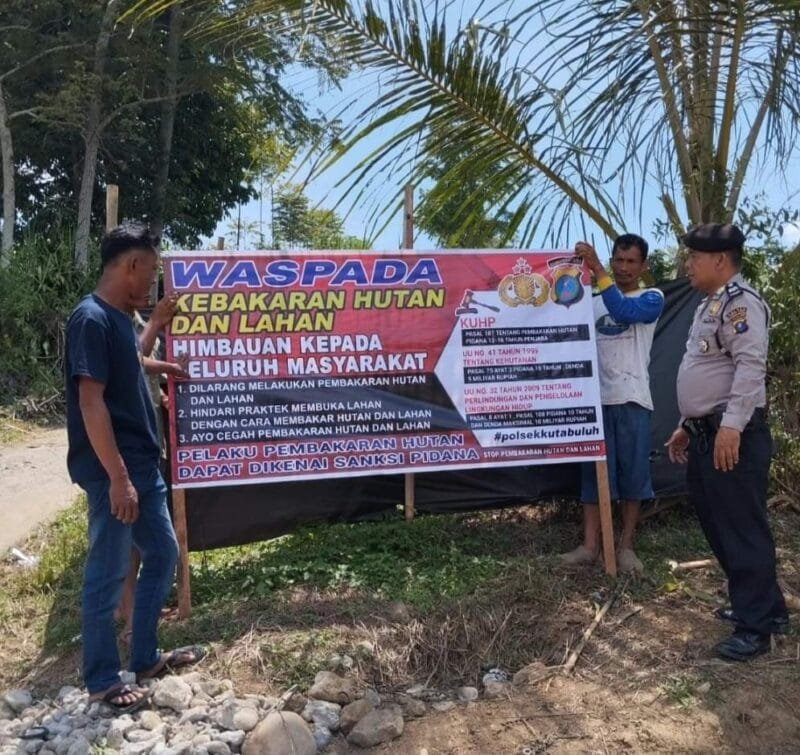 Bhabinkamtibmas Polres Karo Sosialisasi Penanggulangan Karhutla Kepada Masyarakat di Desa Kuta Buluh