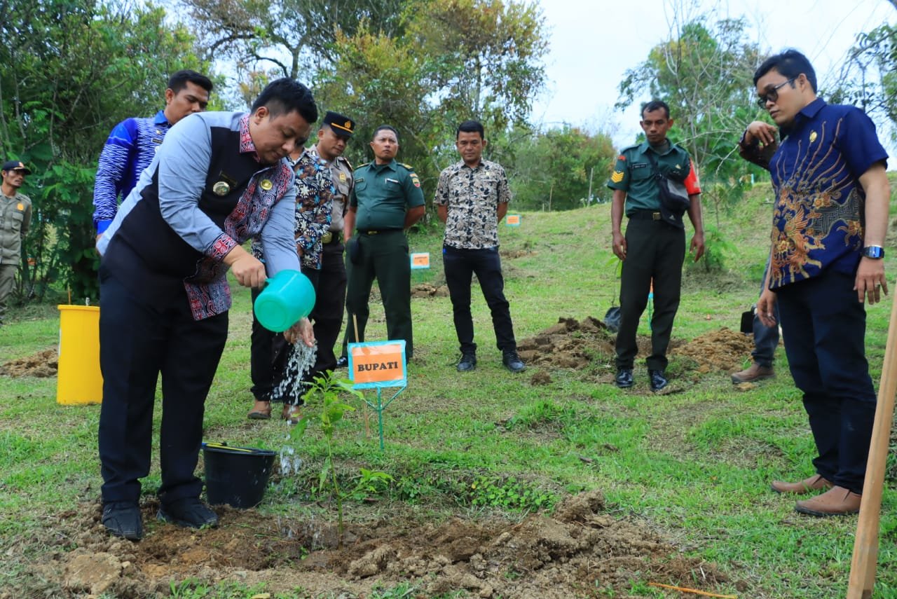 Bupati Samosir Penuhi Permintaan Masyarakat Desa Tanjungan