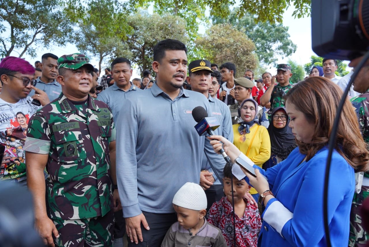 Wali Kota Medan Bobby Naution saat memberi keterangan pada wartawan