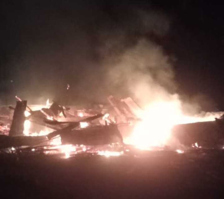 Dalam Hitungan Jam, Rumah Semi Permanen Hangus Terbakar Akibat Arus Pendek Listrik