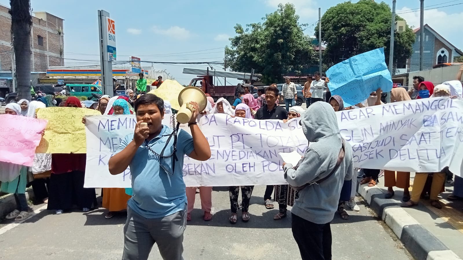 Emak-emak Minta Polda Sumut Tangkap Bandar Judi Online Delitua