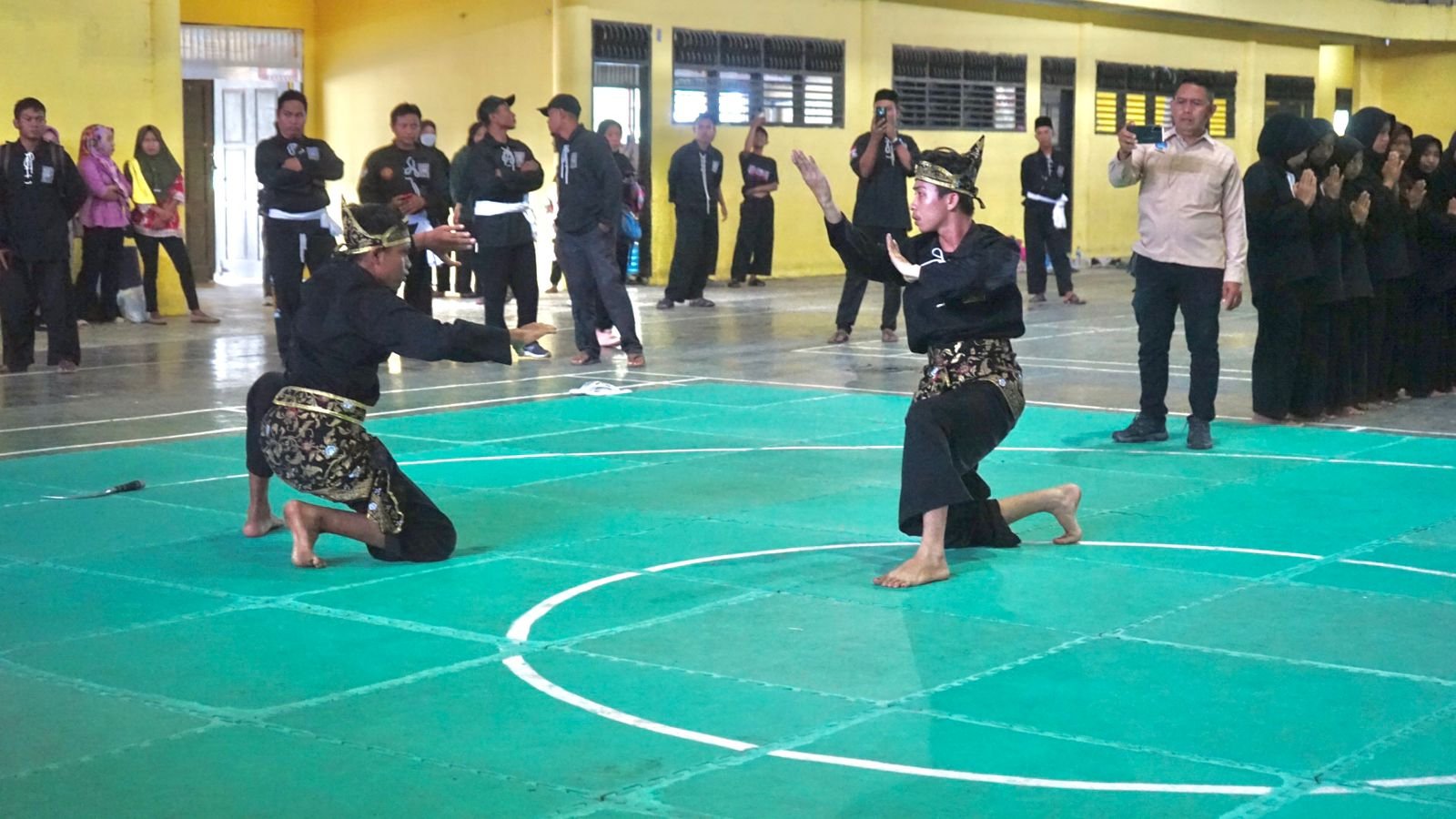 Syah Afandin Buka Kejuaraan Pencak Silat PSHT 