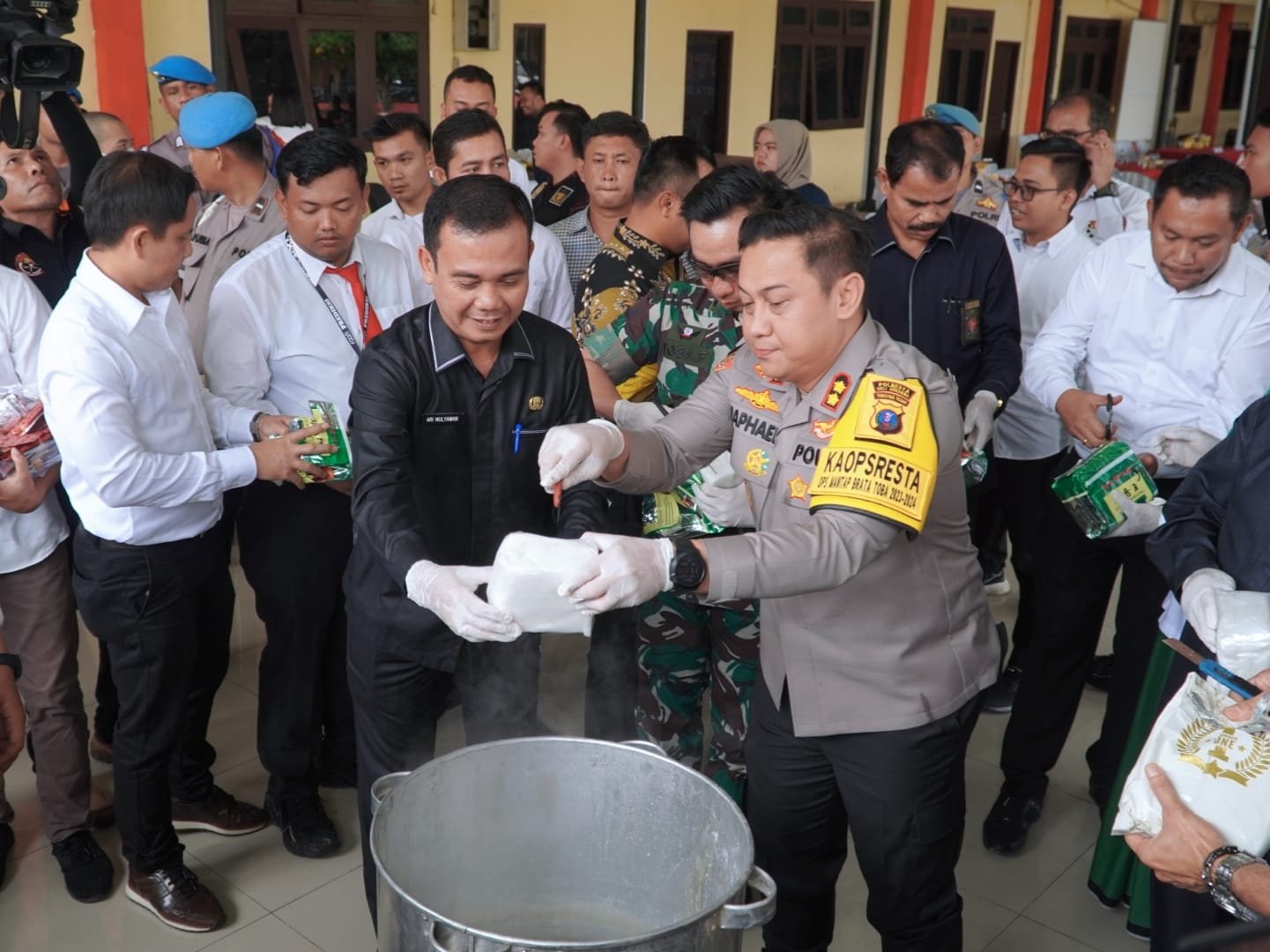 Amankan 7 Tersangka, Polresta DS Musnahkan Barang Bukti Narkotika