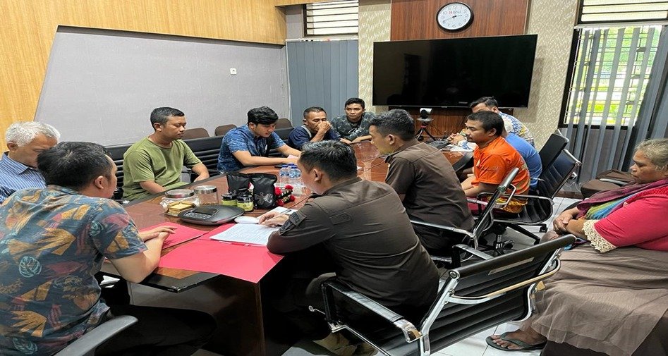 Kejari Langkat Lakukan Restorative Justice Perkara Perkebunan Terhadap Mahasiswa Yang Terdesak Kebutuhan