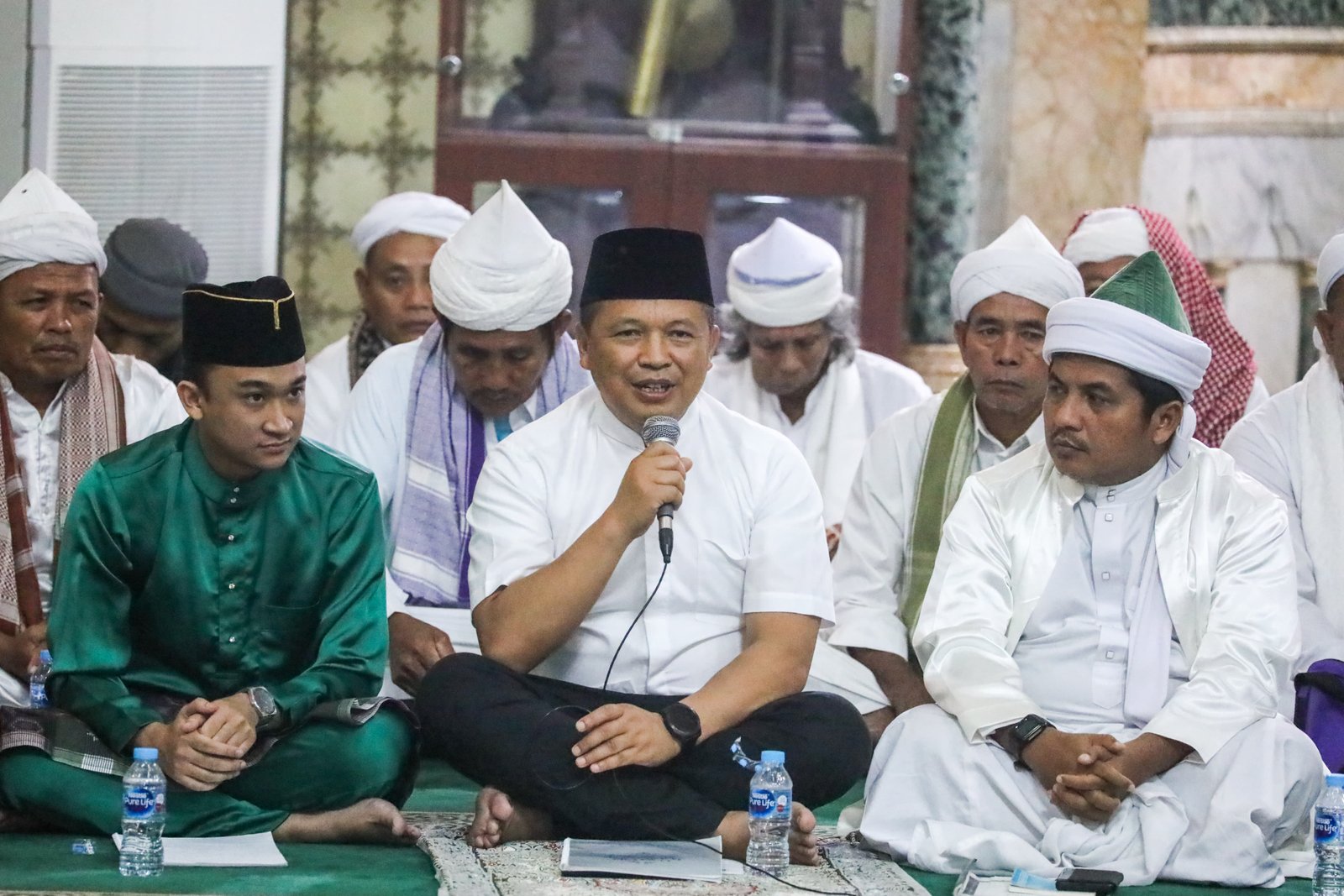Kapolda Sumut Bersama Ratusan Santri Hadiri Pembacaan Yasin 41 Ratib Al Hadad