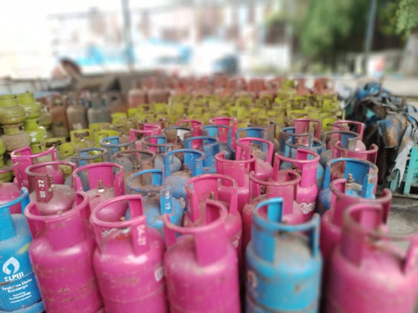 Amankan 3 Tersangka, Polisi Ungkap Pengoplosan Gas di KIM II