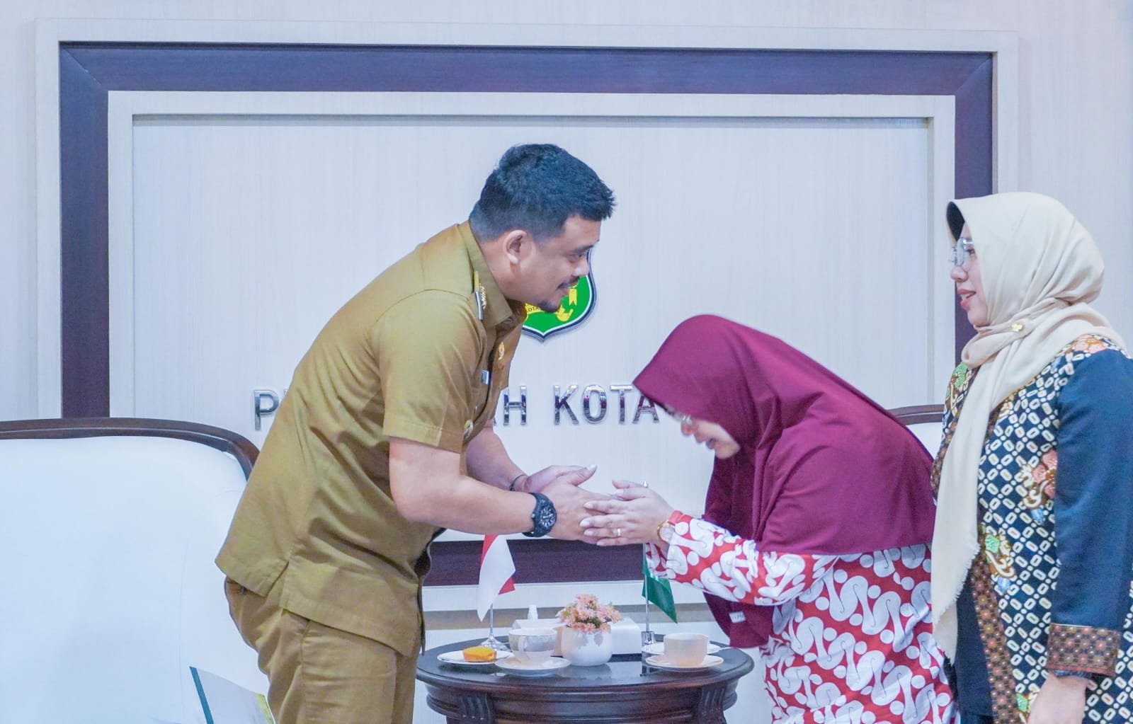 Dimeriahkan Senam Sendi Rahang, Bobby Nasution Dukung Dies Natalis FKG USU