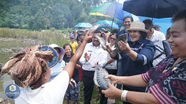 Bupati Karo Hadiri Panen Ikan di Tambak Mbelang Desa Susuk