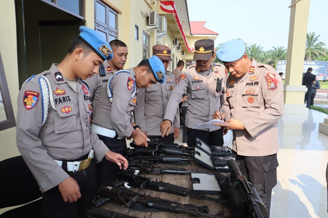 Si Propam Polres Palas Periksa Senpi Personil 
