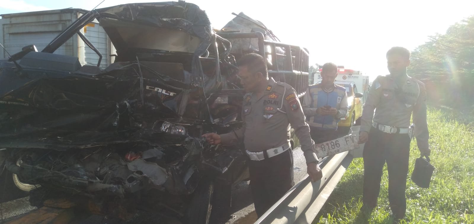 Tabrakan L-300 Dengan Colt Diesel, 1 Tewas 2 Luka-Luka