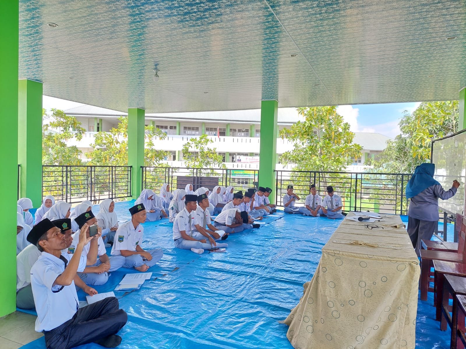 Forwamik Beri Pelatihan Jurnalistik pada Siswa MAPN4 Medan