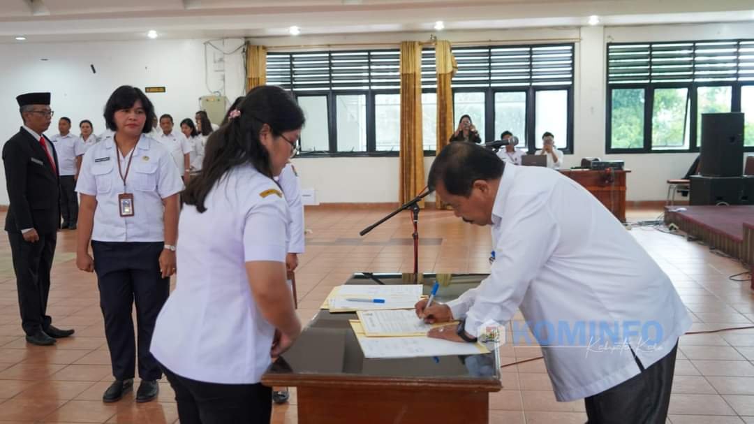Lantik Tiga Pejabat Administrator, Sekda Karo: Kembangkan Potensi dan Kompetensi Diri
