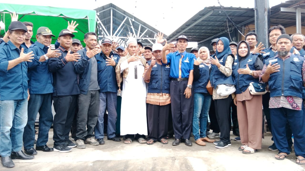Rombogan Erwan Caleg DPRD Deli Serdang Sambut Anies di Bandara Kuala Namo