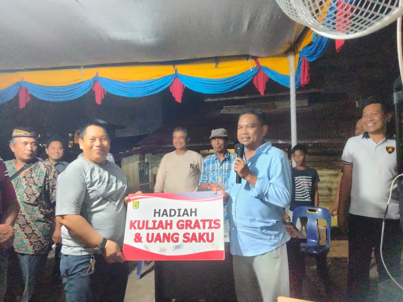 Niat Jadi Suporter Tim Trup, Wagino Diberi Bupati Sergai Kuliah Gratis dan Uang Saku