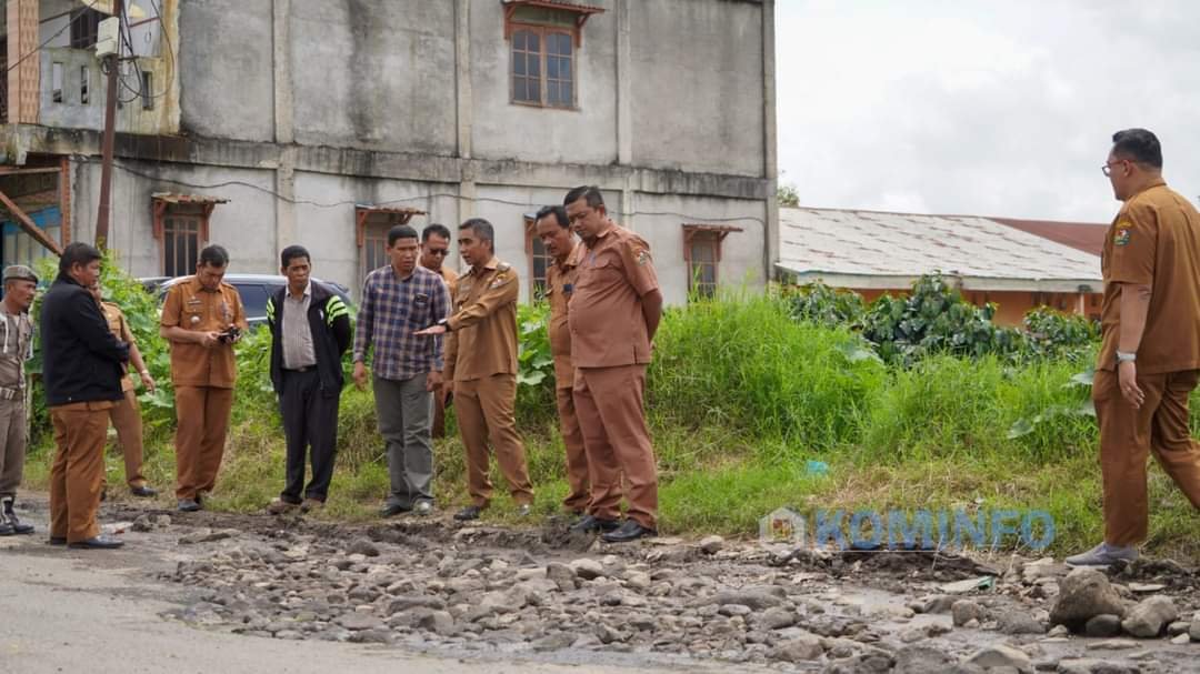 Wabup Karo Tinjau Jalan Korpri – Simpang Tangkulen