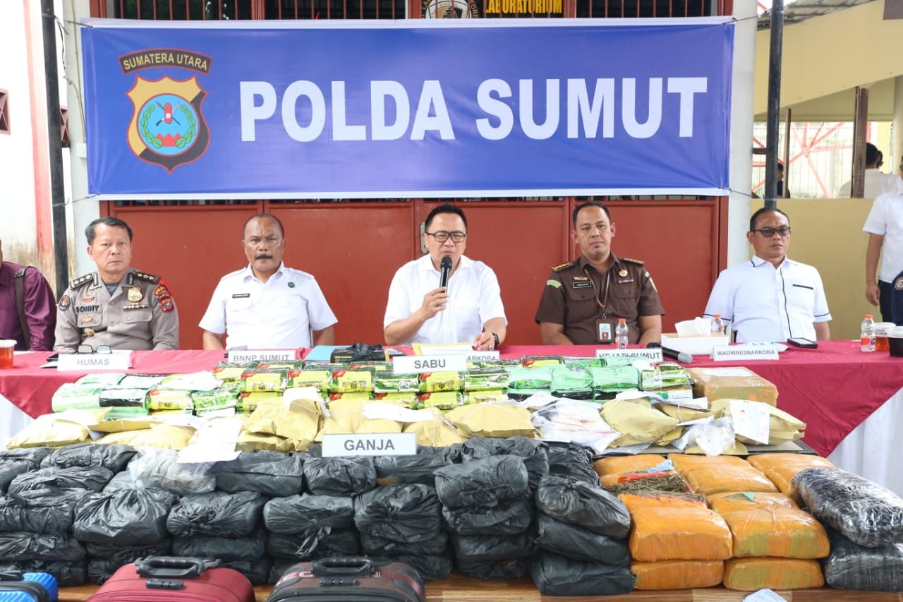 Polda Sumut Ungkap 43 Kasus dan Tangkap 65 Tersangka Narkoba Jaringan Internasional