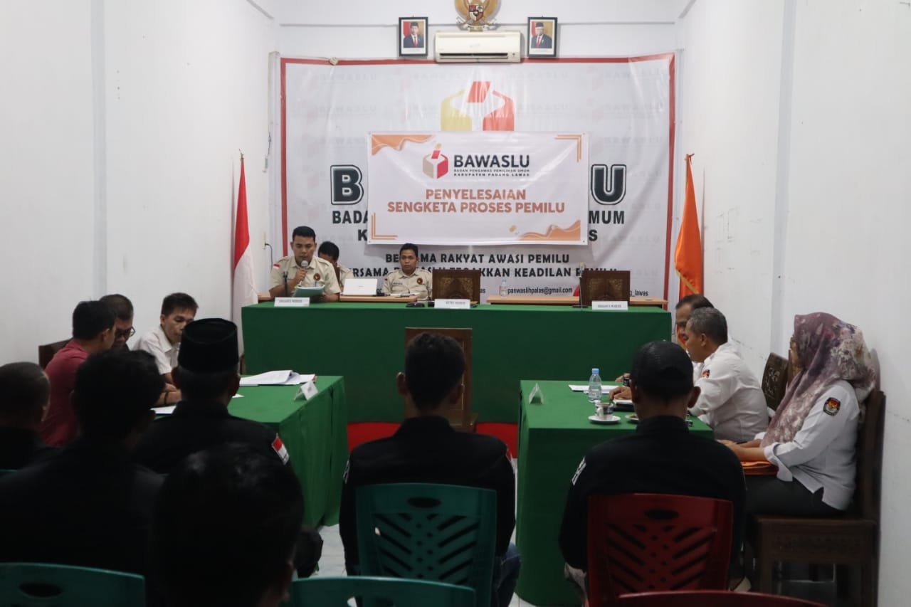 Polres Palas Laksanakan Pengamanan Sidang Penyelesaian Sengketa Pemilu Tahun 2024, di Kantor Bawaslu Kabupaten Palas