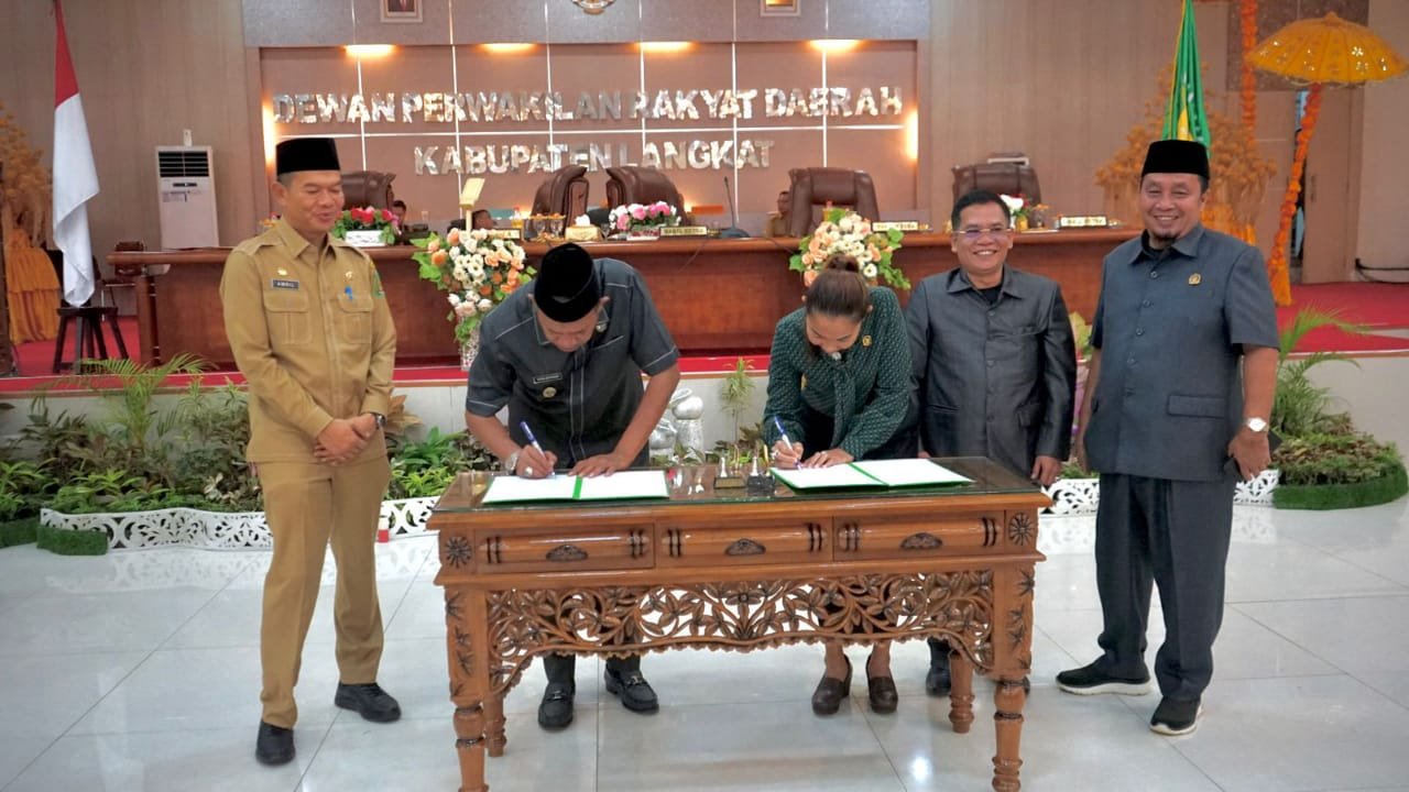 Syah Afandin Sampaikan Ranperda APBD Langkat 2024