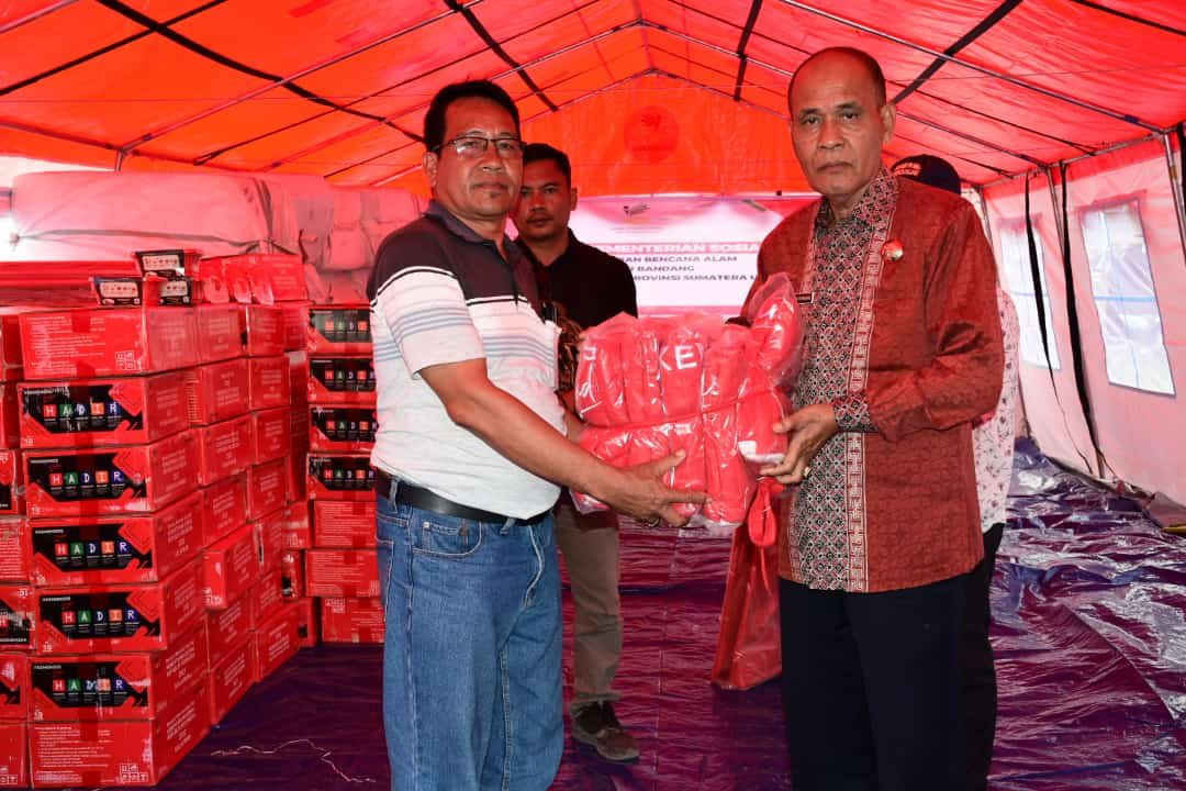Kemensos RI Bantu Korban Bencana Banjir Bandang