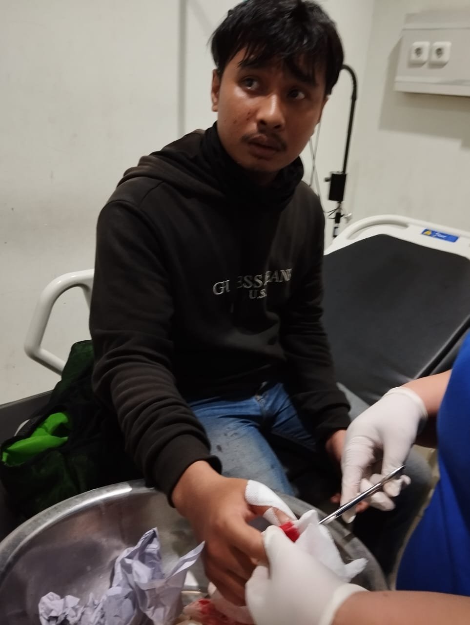 Driver Ojol Dibacok Begal Sepeda Motor Dirampas, Jari Dibacok