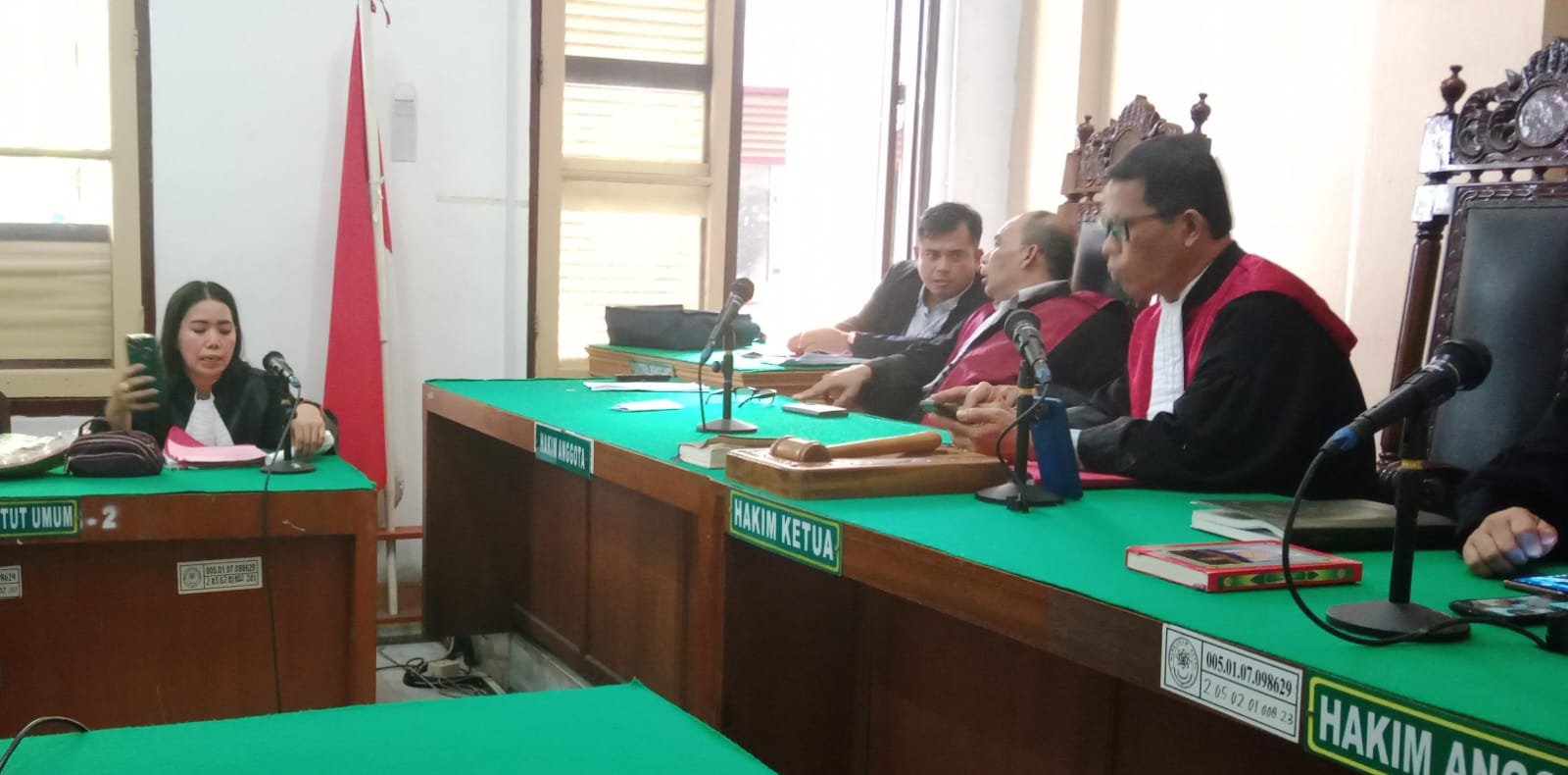 Jaksa penuntut umum (JPU) Novalita saat menyampaikan dakwaannya.