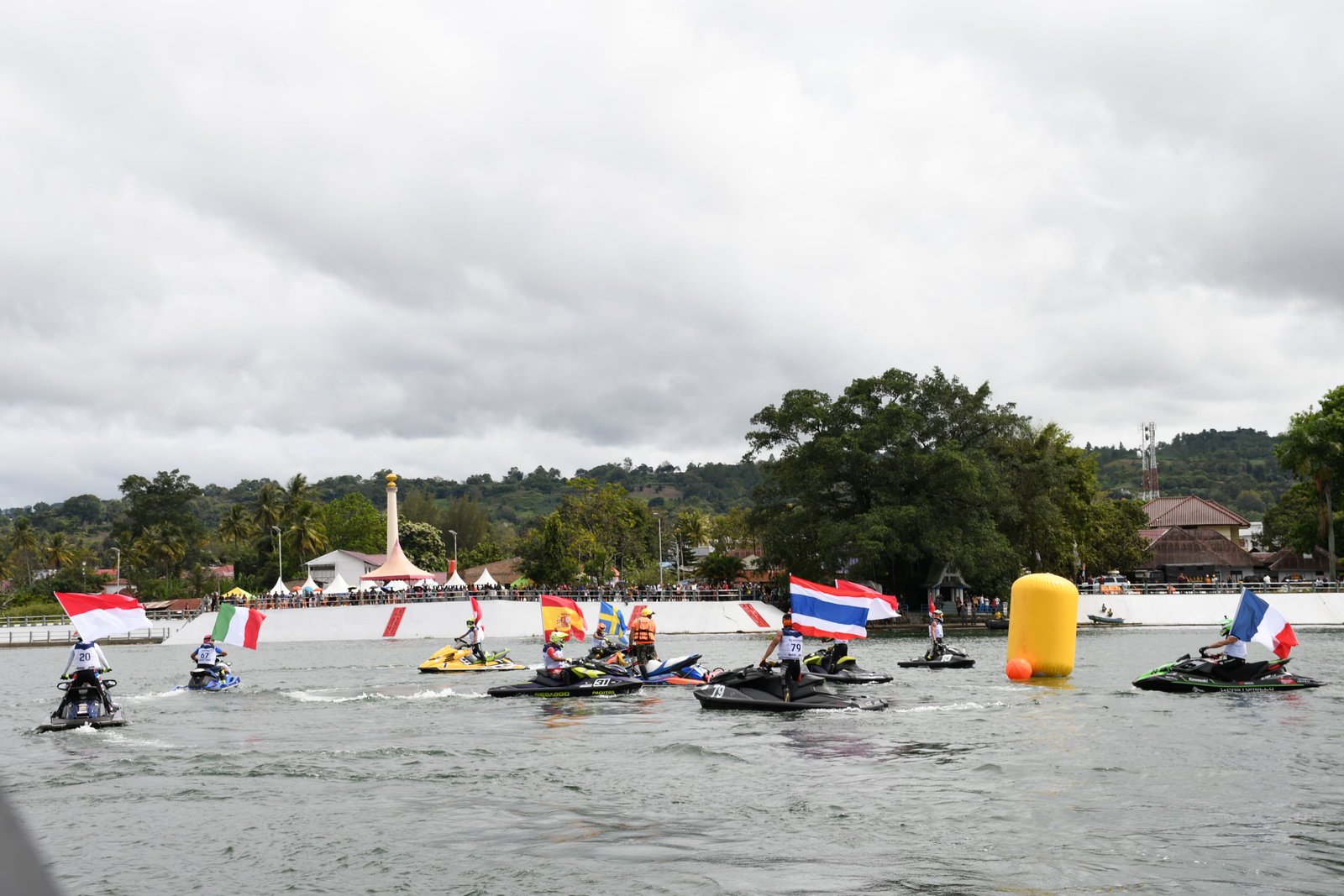 Tim H2O Racing Puji Venue Aquabike Jetski Danau Toba 2023
