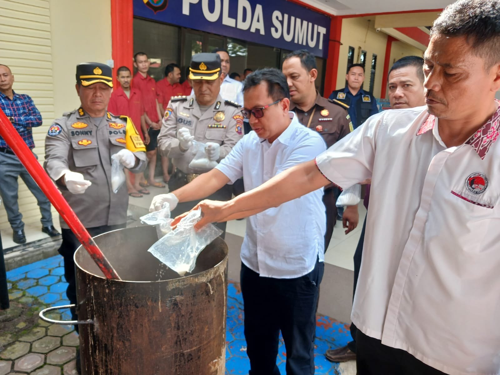 Polda Sumut Musnahkan Barang Bukti Sabu dan Ganja dari 9 Tersangka Dalam 6 Kasus