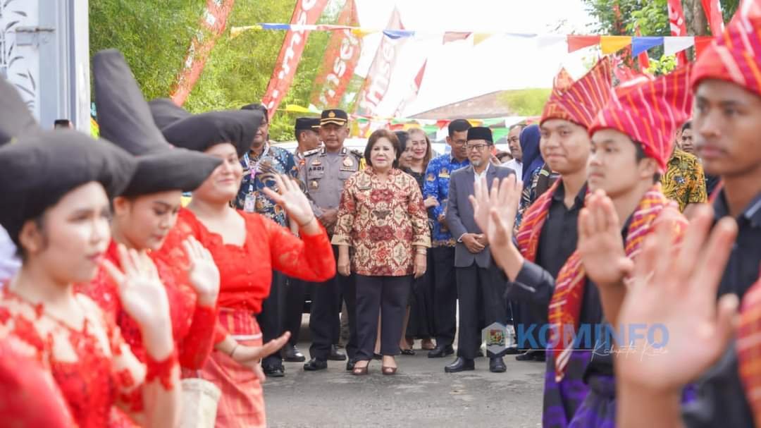 Bupati Karo Hadiri Smansaka Education Expo 2023