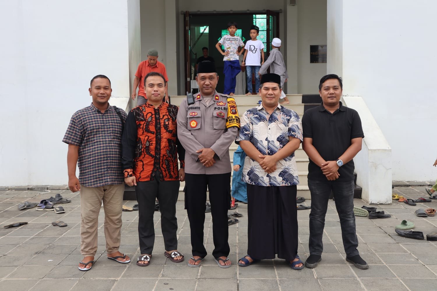 Terima Keluhan, Saran dan Kritik Dari Masyarakat Waka Polres Menggelar Jum’at Curhat