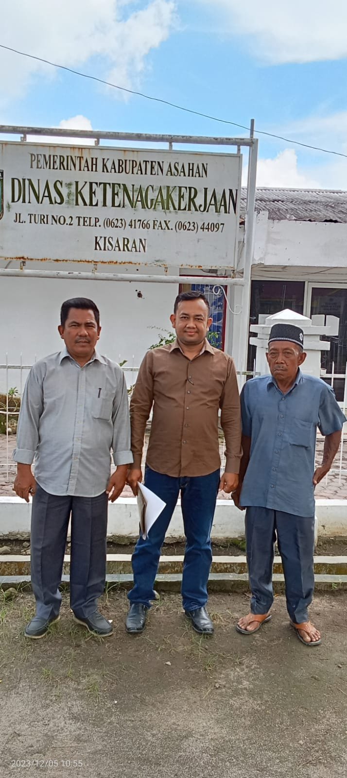 Merasa Dirugikan, Legino Didampingi Kuasa Hukum Melaporkan PT MM Kisaran ke Disnaker Asahan