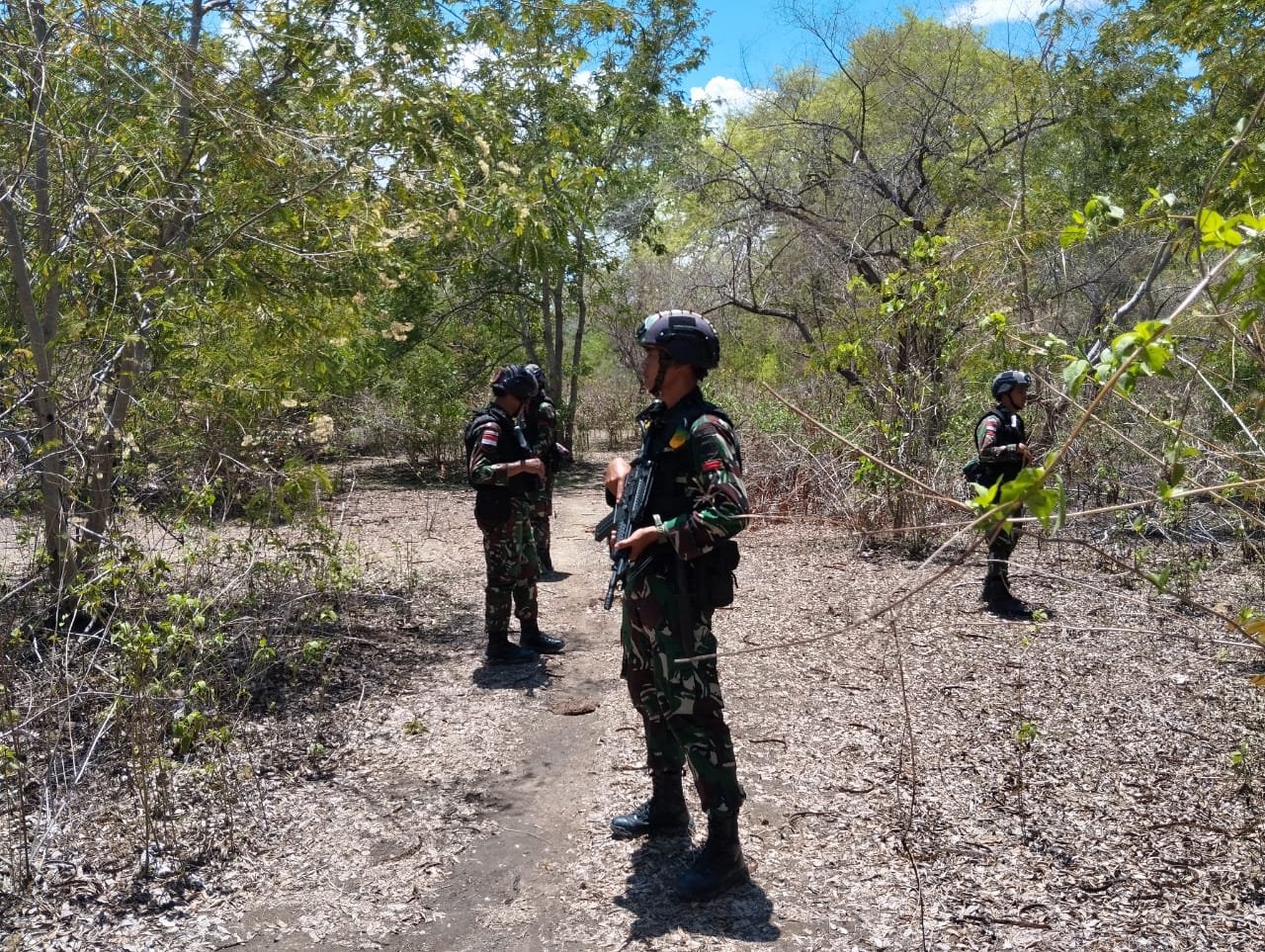 Cegah Meningkatnya Pelintas Batas Jelang Tahun Baru, Satgas Yonkav 6/Naga Karimata Laksanakan Patroli 