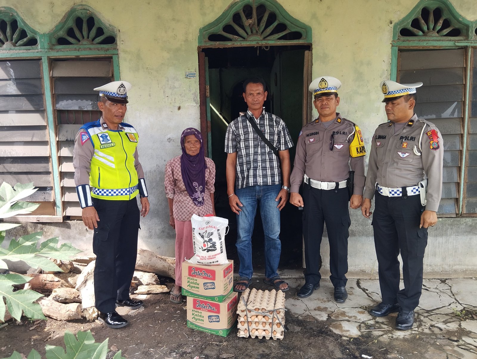 Jum’at Barokah, Satlantas Polres Sergai Sambangi Rumah Warga Sembari Bagikan Sembako