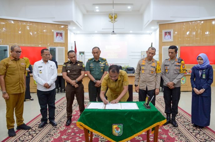 Bupati Darma Wijaya, Kapolres Sergai, Kapolres Tebingtinggi dan Dandim 0204/DS Teken NPHD Pilkada 2024