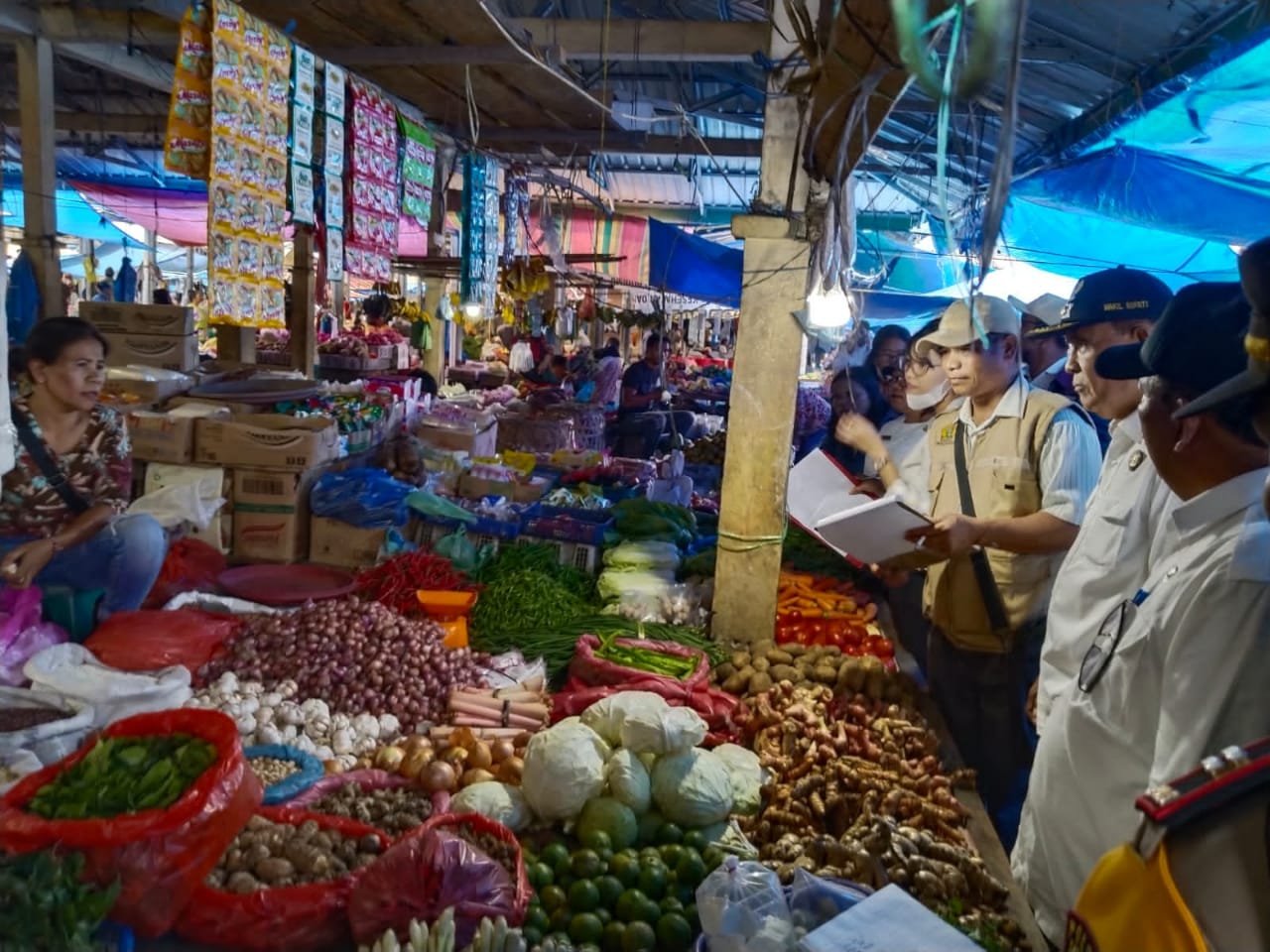 Pemkab Samosir Pantau Harga Bapokting di Pasar Tradisional Pangururan