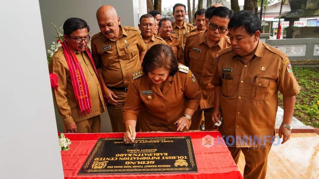 Bupati Karo Resmikan Gedung TIC dan Hadiri Pertunjukan Kesenian Budaya Karo