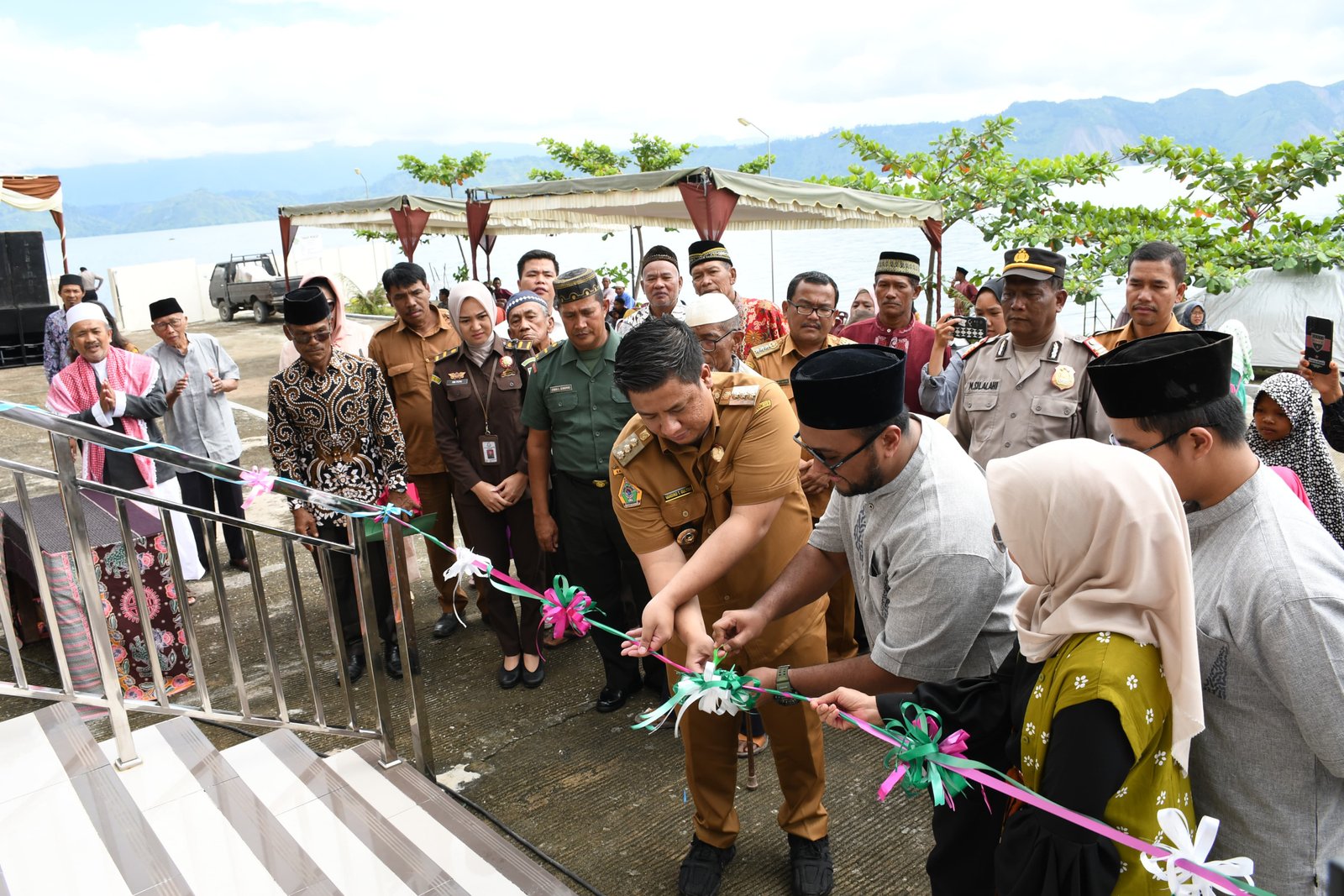 Bupati Samosir Resmikan Masjid Nurul Islam