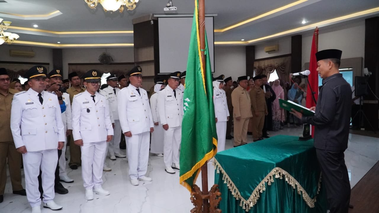 Plt. Bupati Lantik 138 ASN Pemkab Langkat