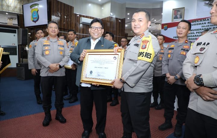 Kapolres Langkat Dapat Penghargaan Dari Ombudsman