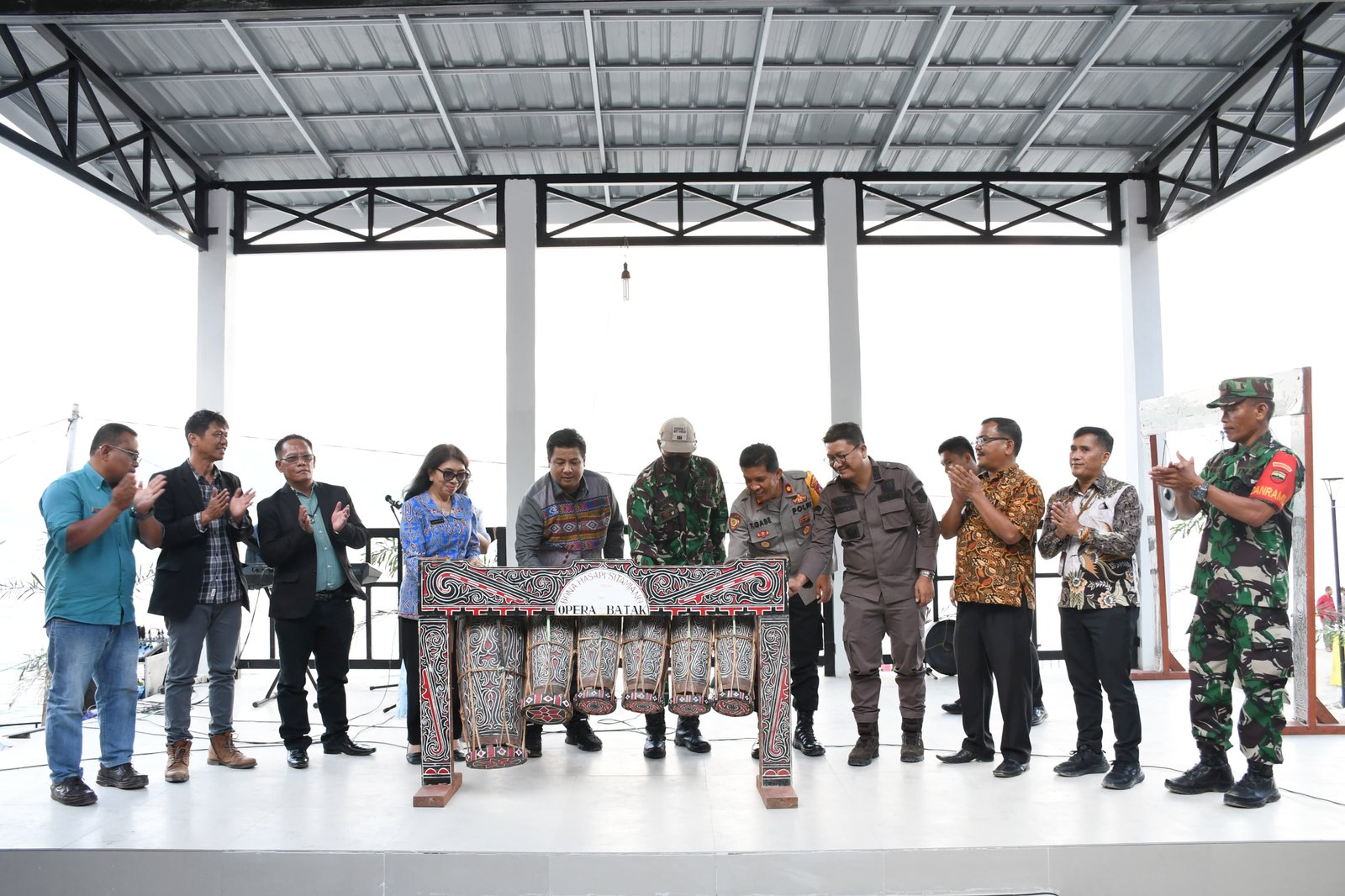 Bupati Samosir Launching Pantai Lagundi di Rangkai Opera Batak