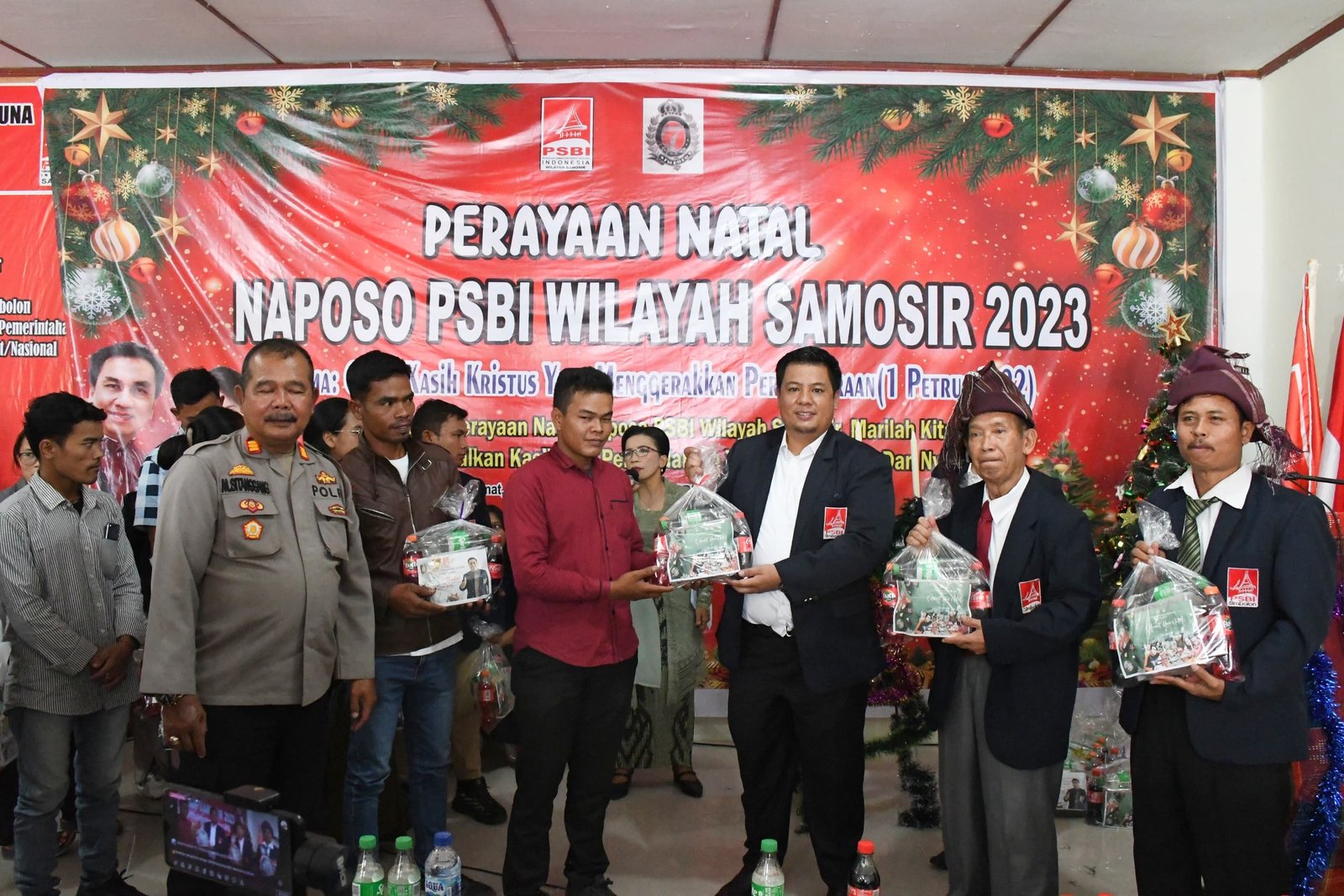 Bupati Samosir Natal Bersama Naposo PSBI Wilayah Samosir