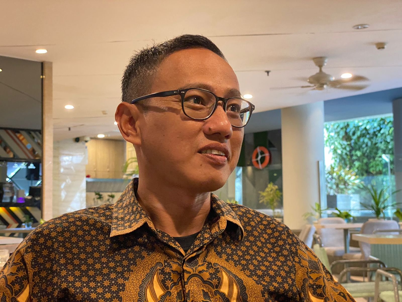 Pelemahan Rupiah Dorong IHSG Ke Teritori Negatif, Harga Emas Juga Tertekan