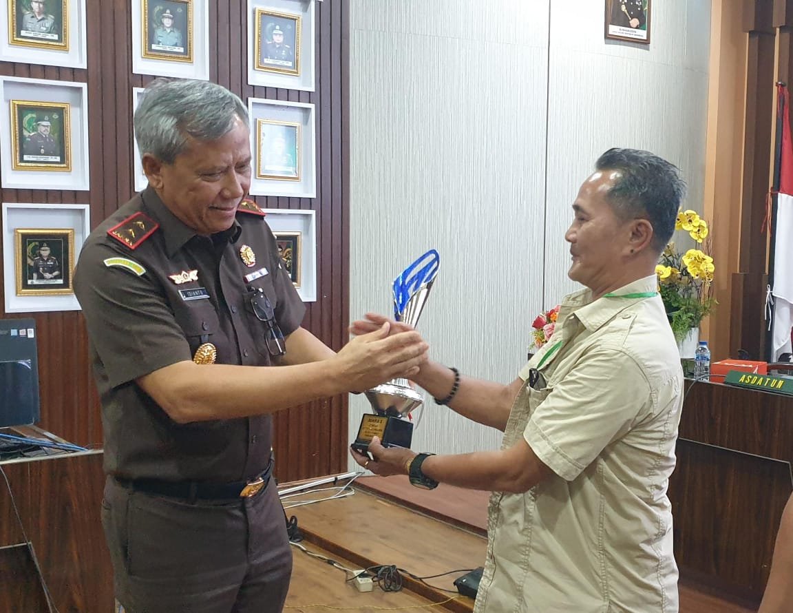 Penasihat Forwakum Sumut Robert Siregar Kembali Juara I Karya Jurnalistik Hakordia Kejati Sumut 2023