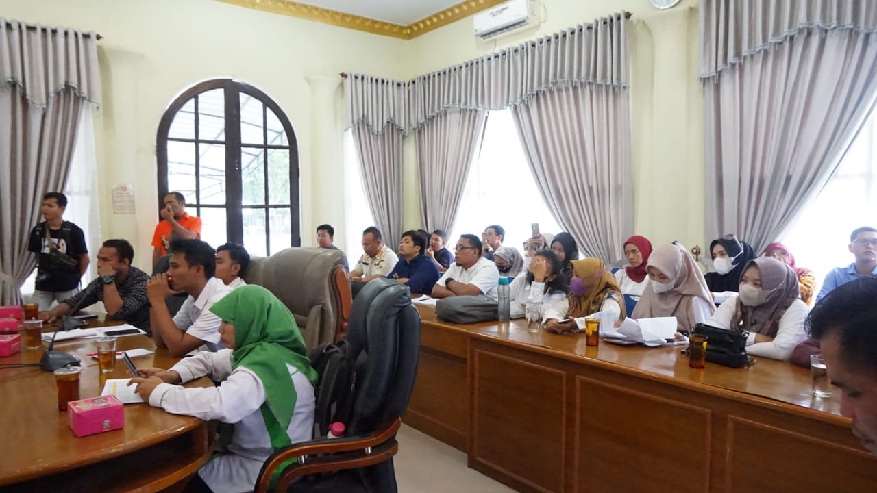 RDP Dengan Aliansi Guru Honorer, Ketua DPRD Langkat : Prioritaskkan 200 Orang yang Belum Lulus Mengisi Formasi PPPK 2024
