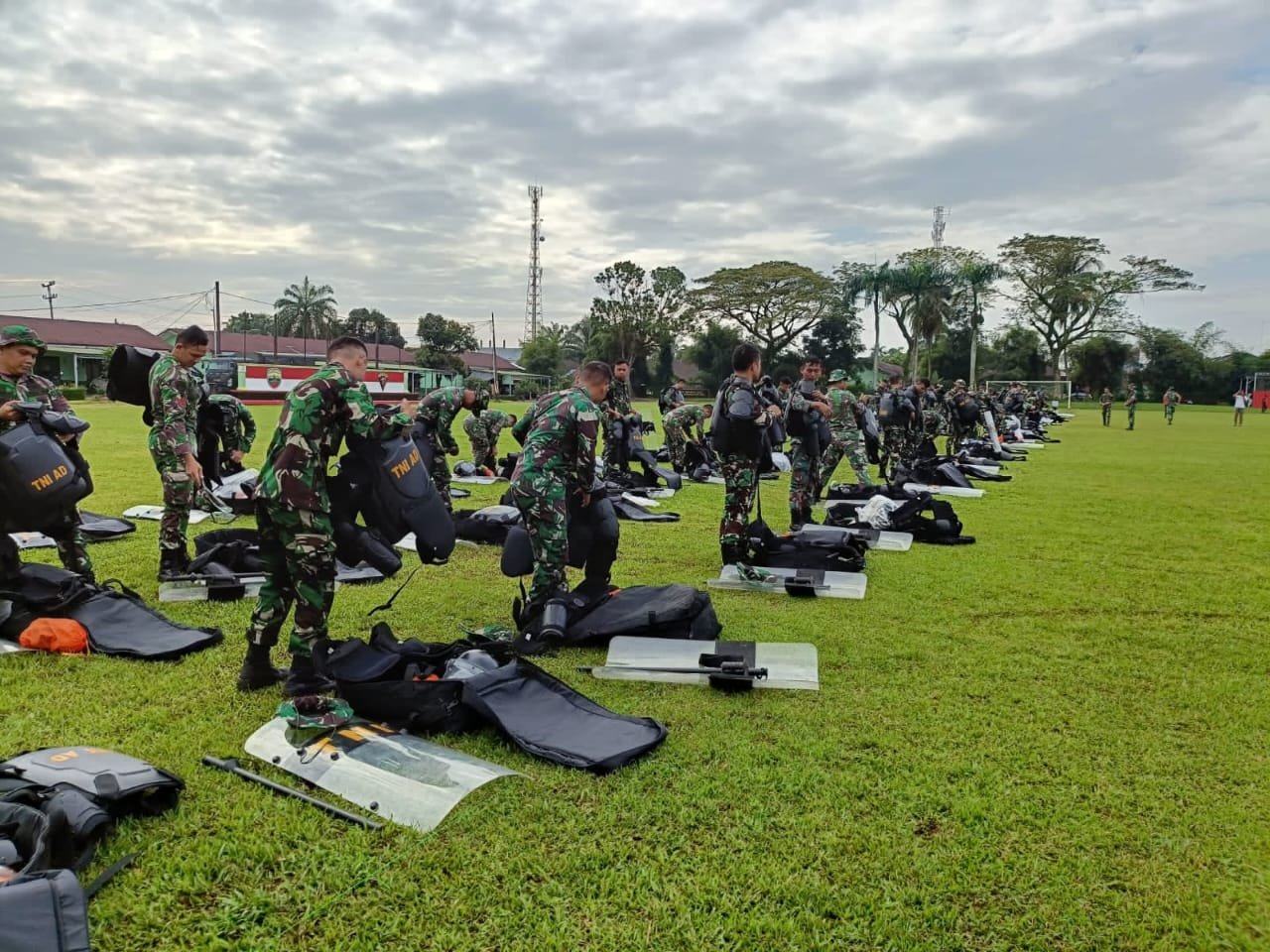 Jelang Pemilu, Prajurit Yonarmed 2/KS Laksanakan Latihan PHH