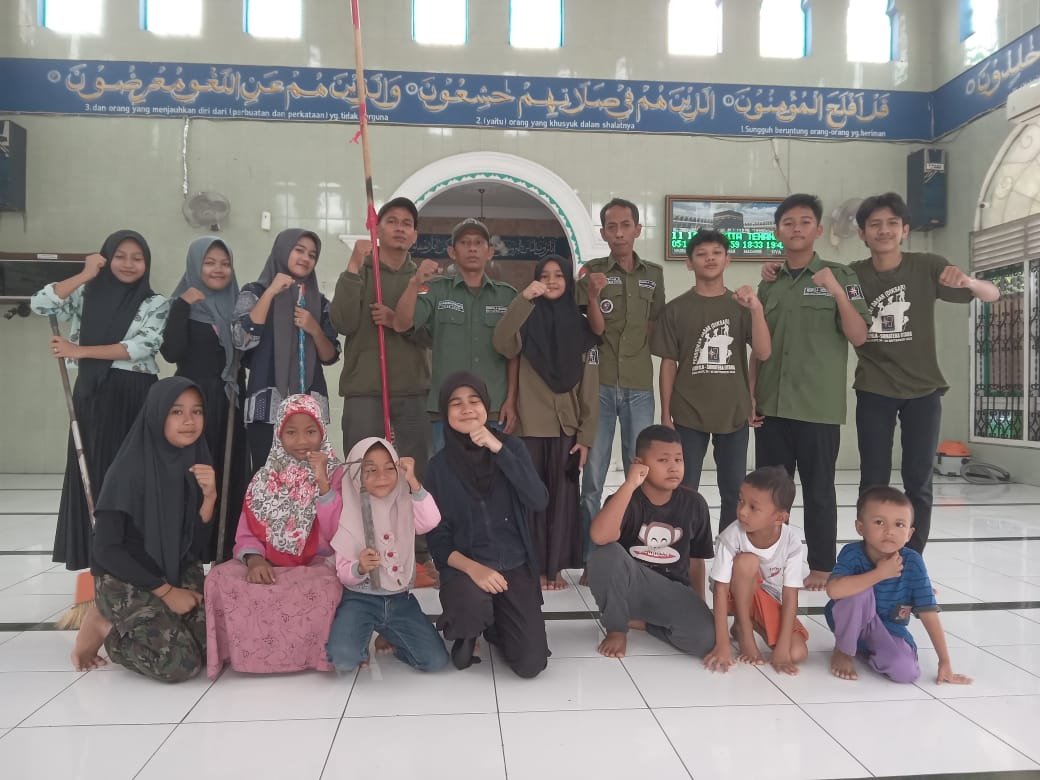 Rempala Percut Sei Tuan Bersihkan Masjid Al Ikhlas Perumnas Mandala